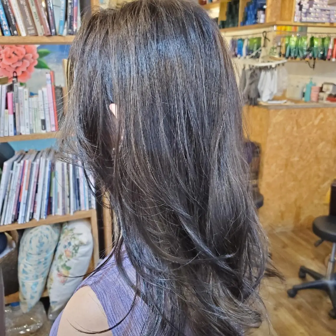 セミロング カラー カット ヘアカラー トリートメント 韓国レイヤー柔らかい 地毛風縮毛矯正／マツのヘアスタイル
