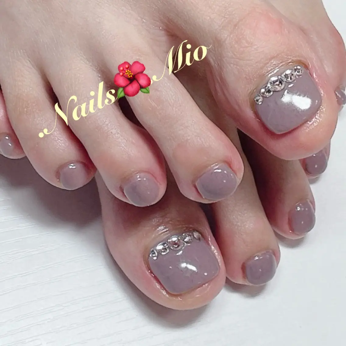 ネイル アートネイル フットネイル ジェルネイル ワンカラーネイル ストーンネイル .Nails Mio 赤羽西ネイルサロンのネイルデザイン