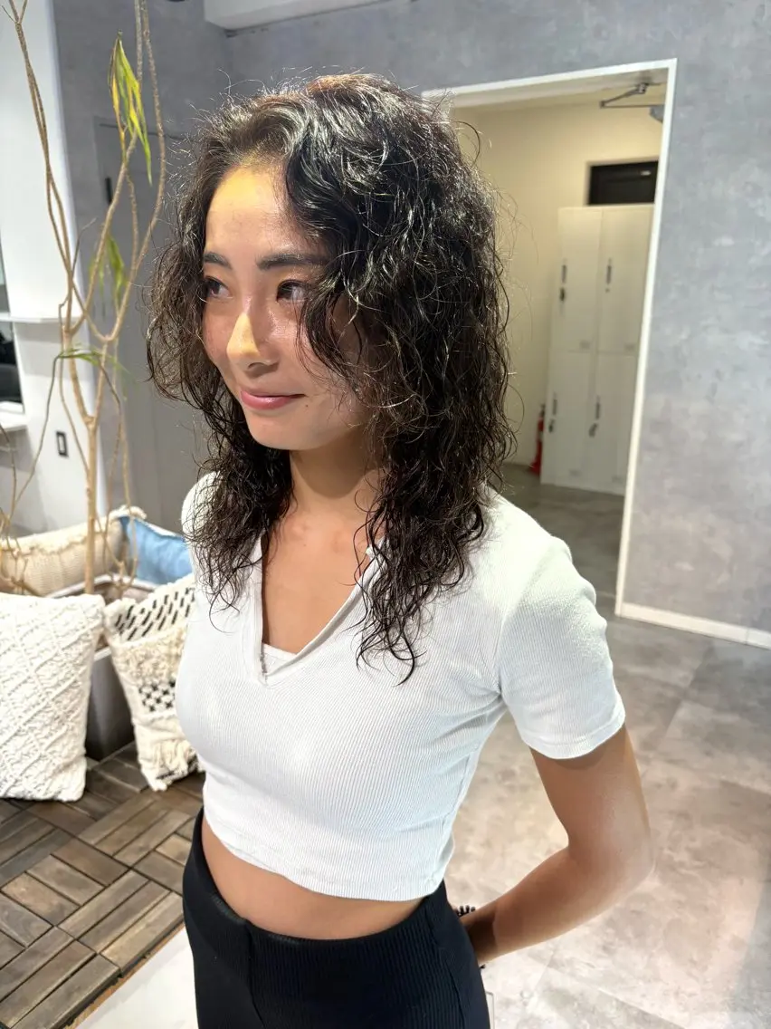 セミロング セミロングパーマ レイヤーカット カット パーマ 大人上品特化 レイヤー🇺🇸山村のヘアスタイル