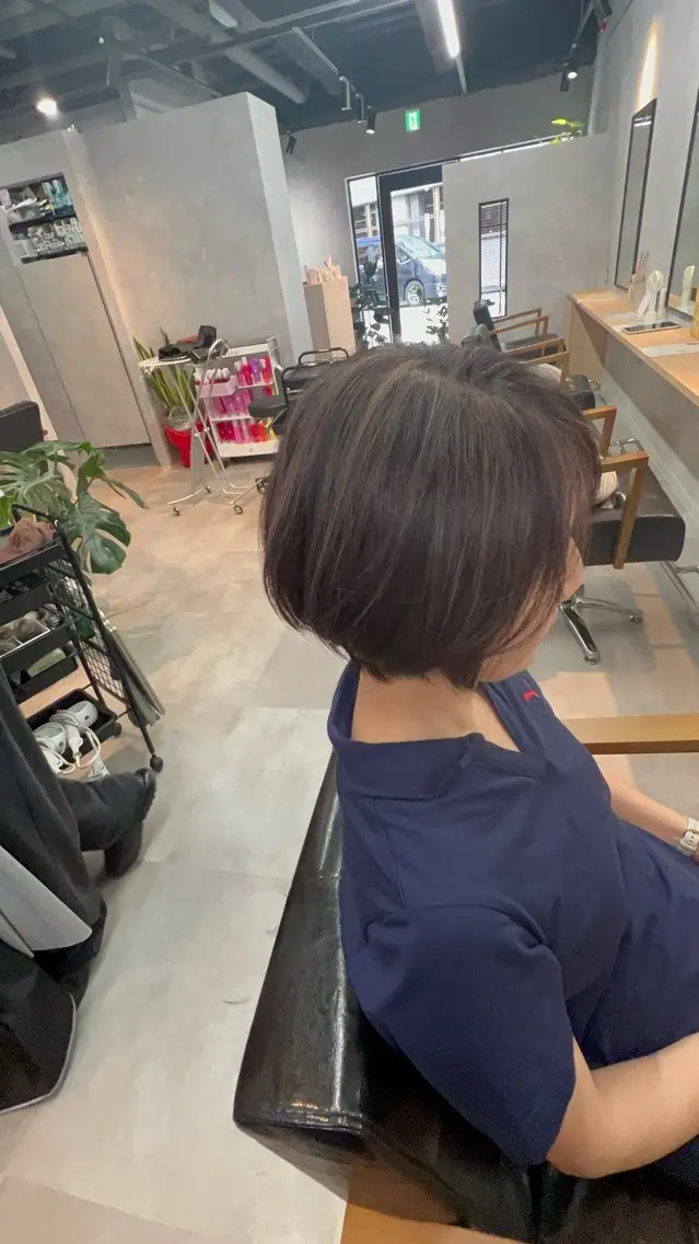 ミディアム ヘアカラー motoトップカラー リスト/ブリーチカラのヘアスタイル