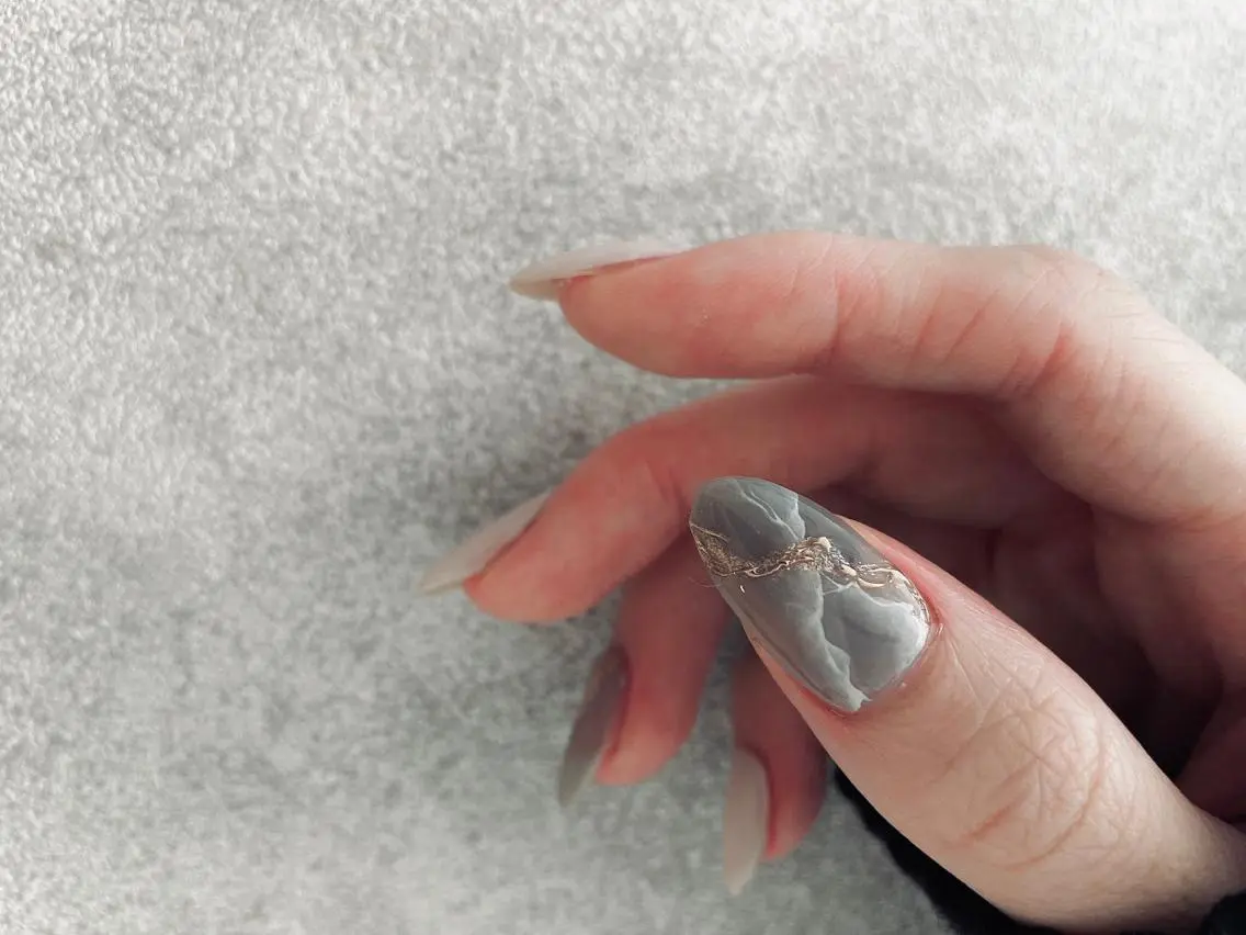 ネイル ミラーネイル ニュアンスネイル Platluce. ERIのネイルデザイン