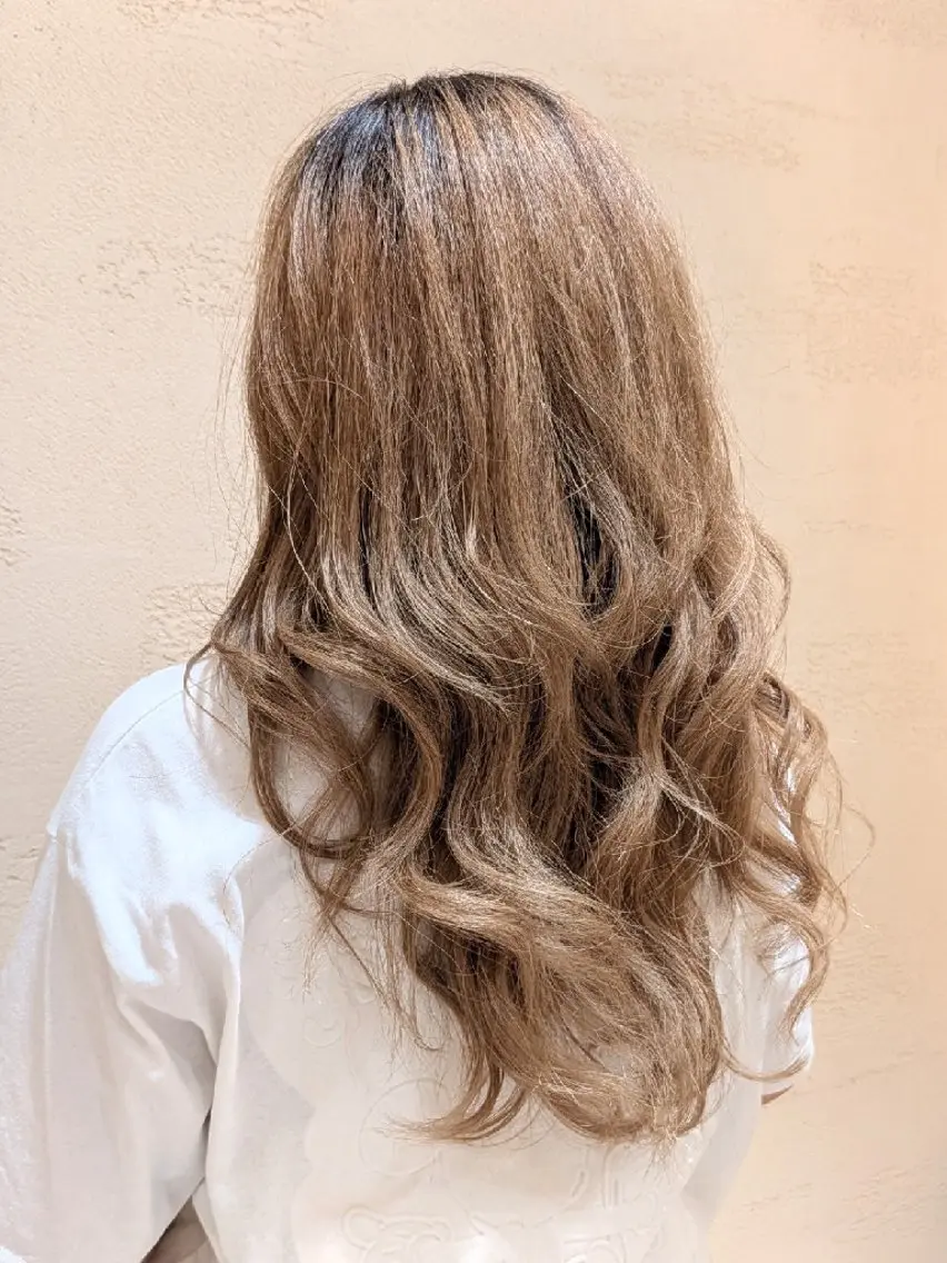 ロング ロングレイヤー レイヤーカット ロング 鎌田 流沙奈のヘアスタイル