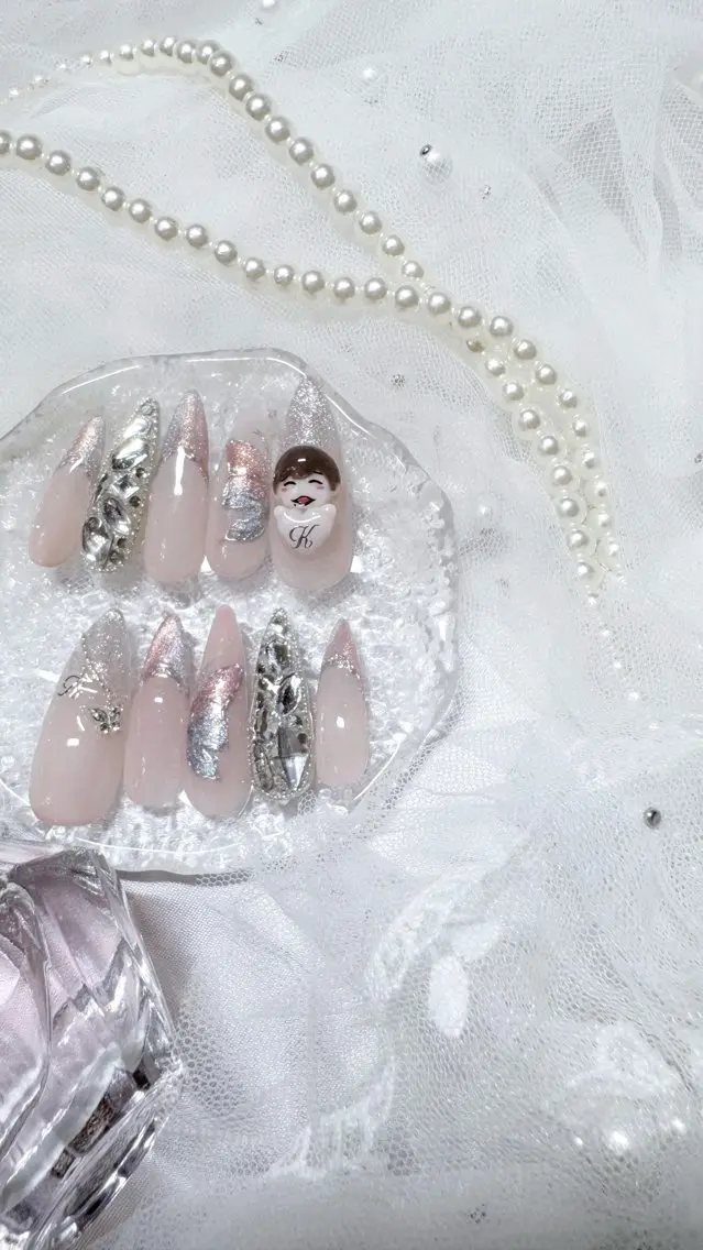 ネイル 𝗝𝗨𝗥𝗜🎀 niconail三鷹のネイルデザイン