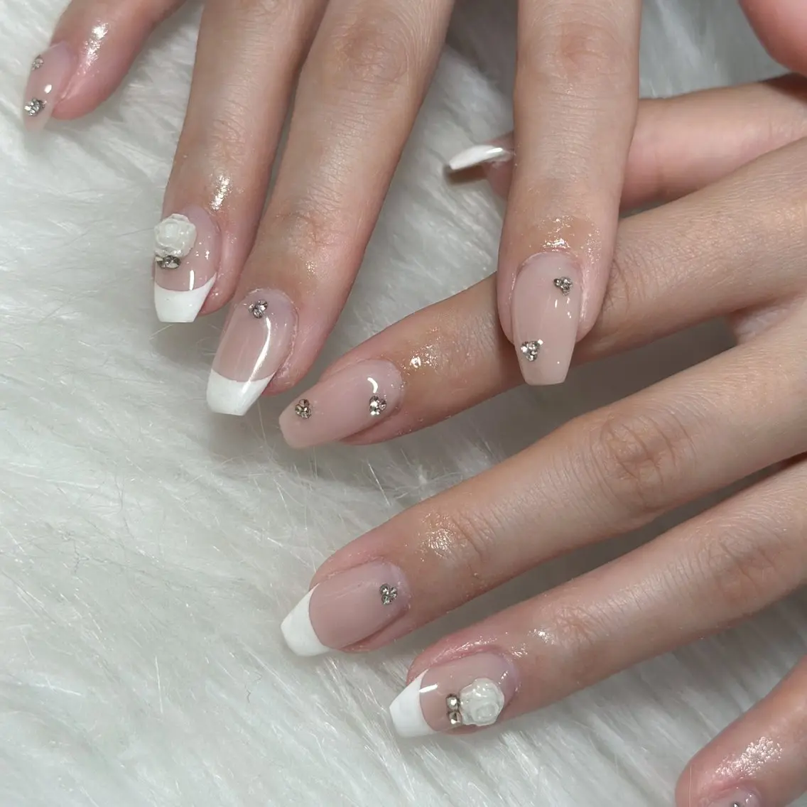 ネイル ハンドネイル フットネイル LAVISH nanamiのネイルデザイン