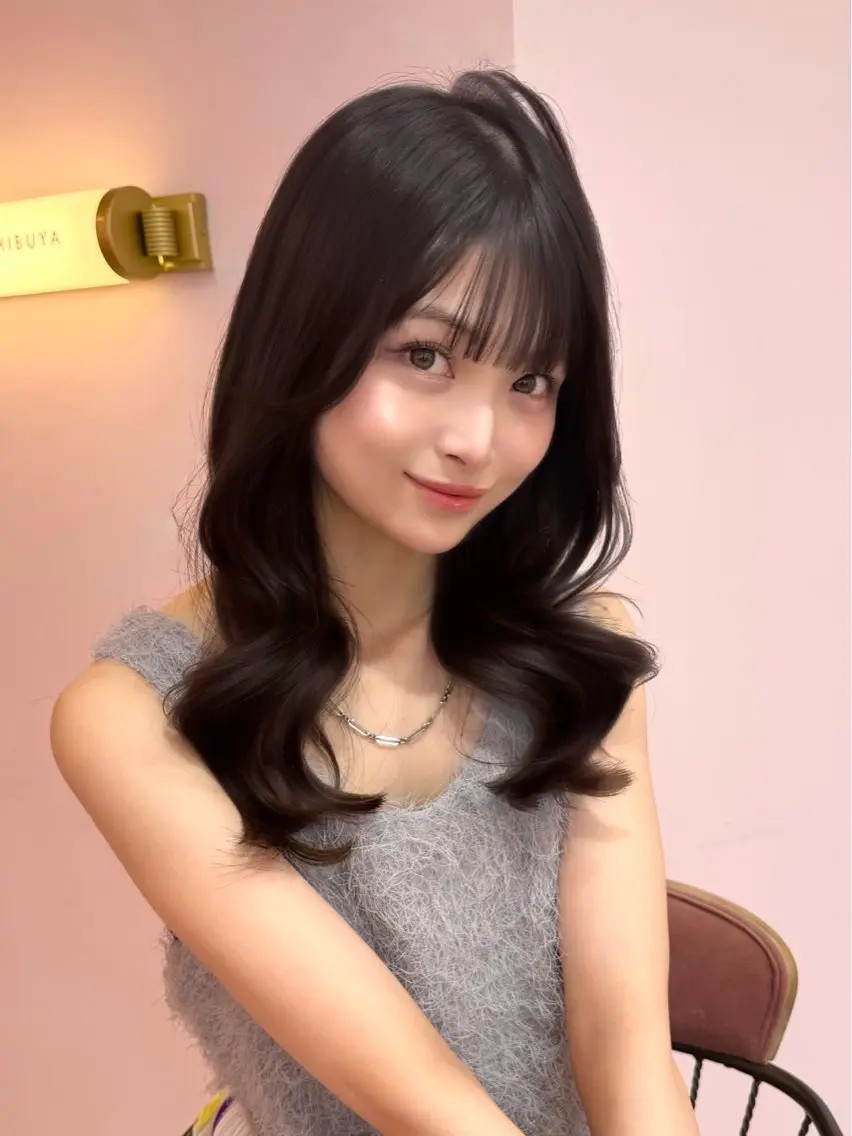 セミロング カラー ベージュカラー ブリーチ ブラウンカラー チョコレートブラウン 透明感カラー カット ヘアカラー トリートメント 渋谷/韓国ヘア/ 顔まわり♡Ayakaのヘアスタイル