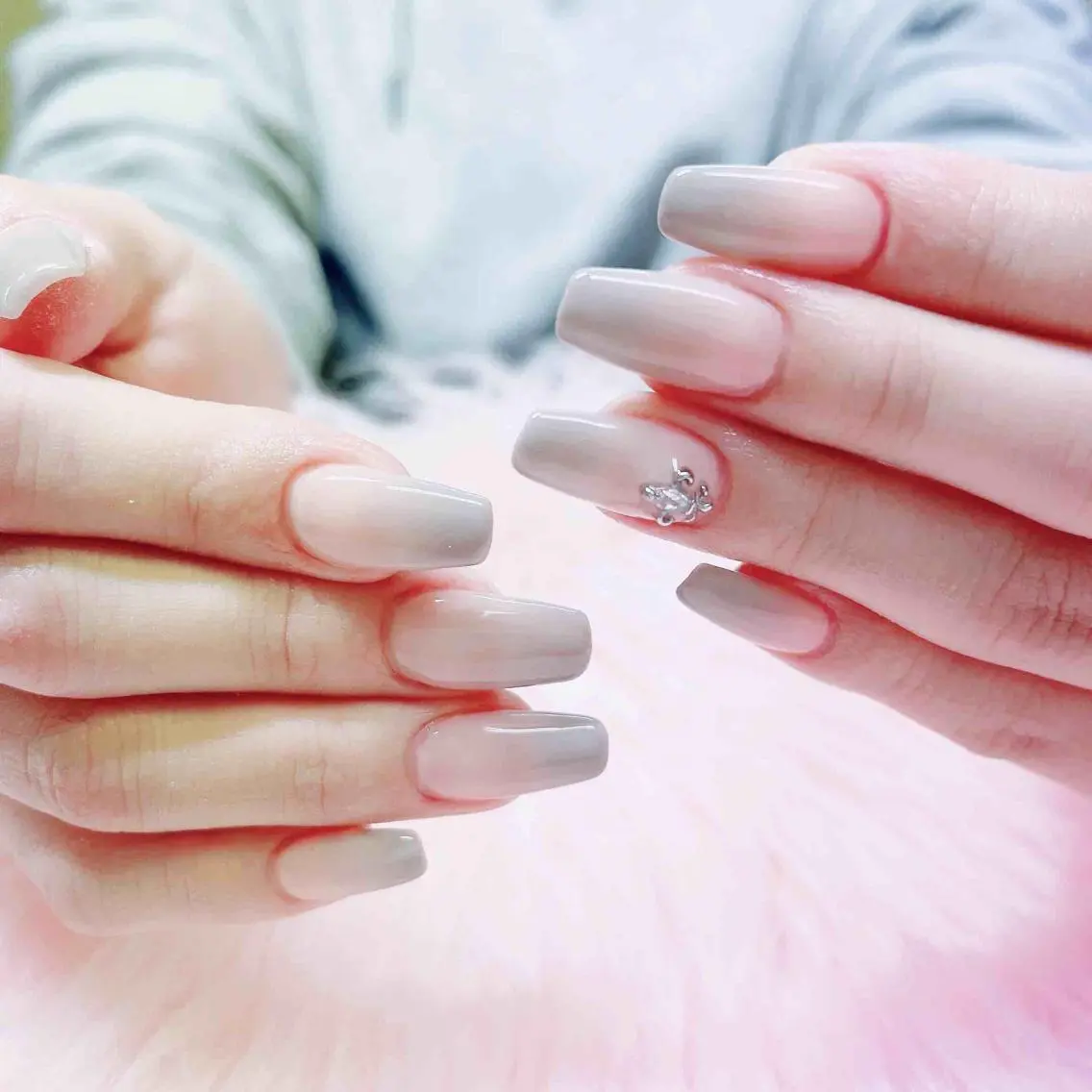 ネイル グラデーション スカルプネイル MoonNail ユリ🌸のネイルデザイン
