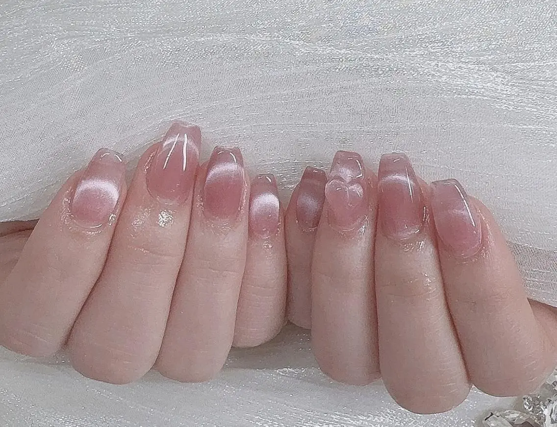 ネイル アートネイル オーロラネイル チークネイル 成人式 長さ出し はる🎀ネイル& アイラッシュ🐈‍⬛のネイルデザイン