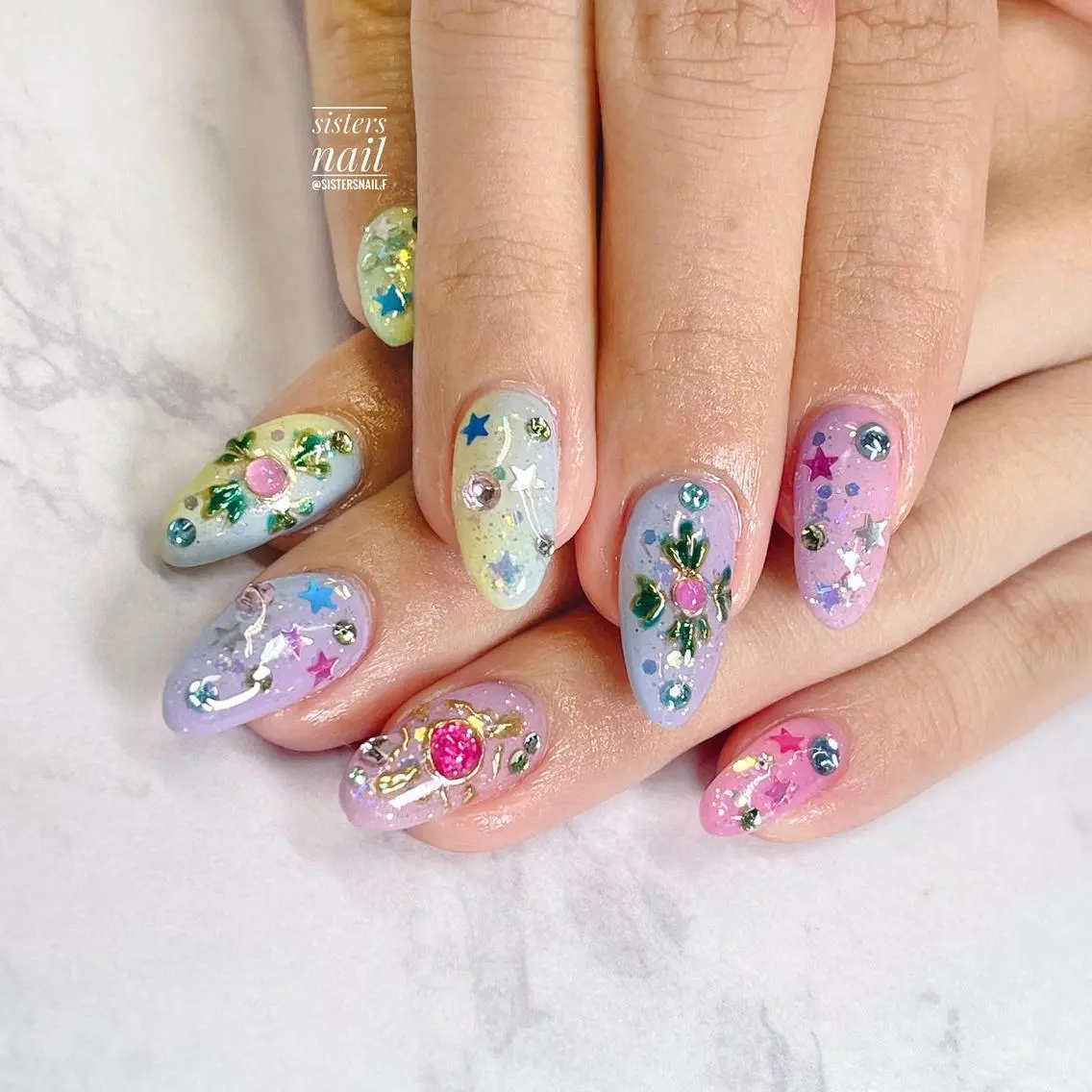 ネイル アートネイル グラデーション キラキラネイル 夏ネイル sisters nail.fのネイルデザイン