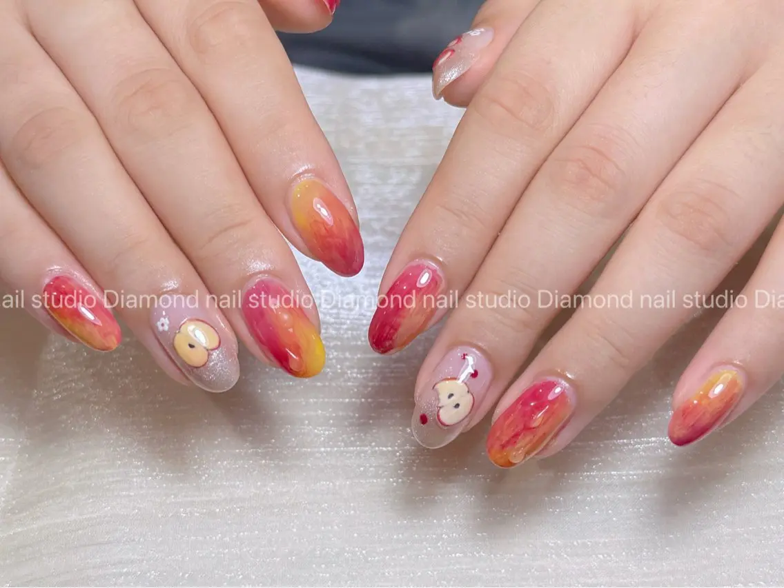 ネイル アートネイル オーロラネイル フラッシュネイル ガーリー キラキラネイル ハンドネイル Una NAILMANAMIのネイルデザイン