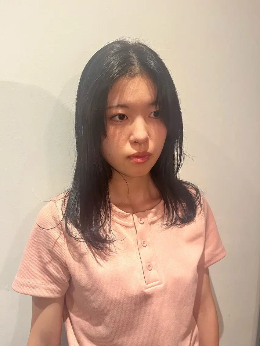 カラー 透明感カラー グレージュ 、 ハルナのヘアスタイル