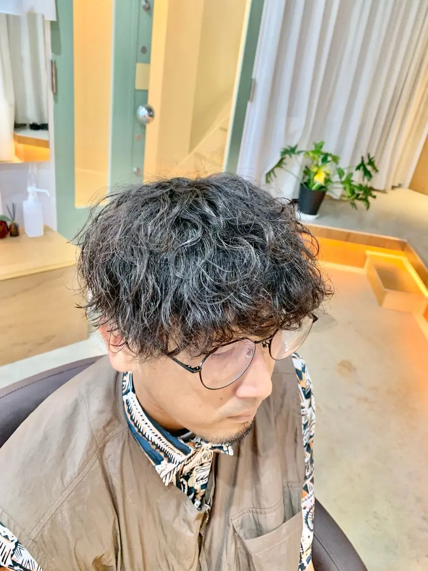 ショート パーマ メンズ メンズパーマ 波巻きパーマ 【扱いやすいパーマ】 眞鍋拓己のヘアスタイル
