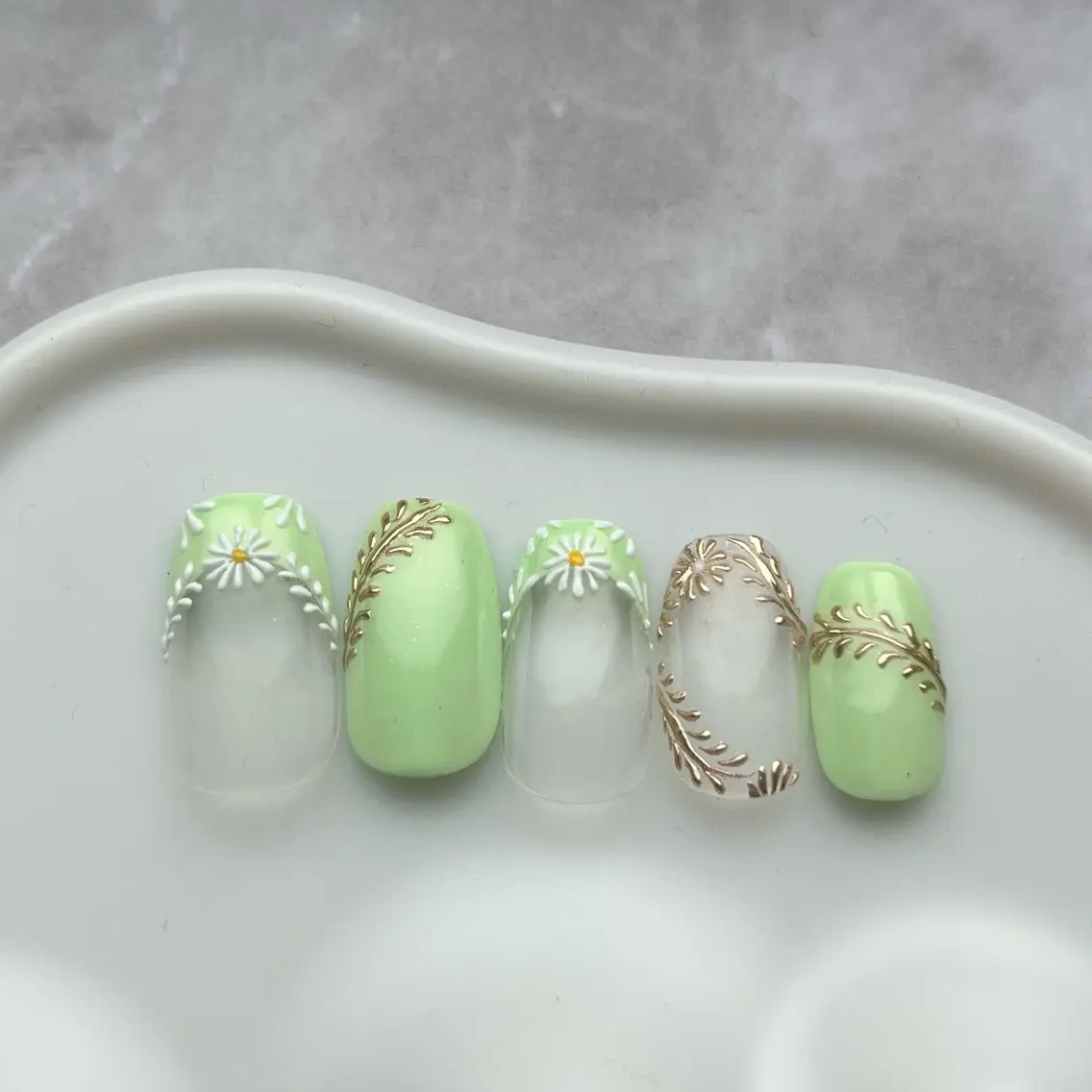 ネイル アートネイル フレンチネイル ハンドネイル nail salon Reversiのネイルデザイン