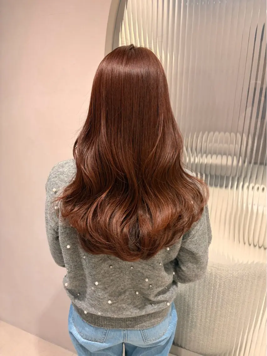 ロング ピンクブラウン 千秋 カレンのヘアスタイル
