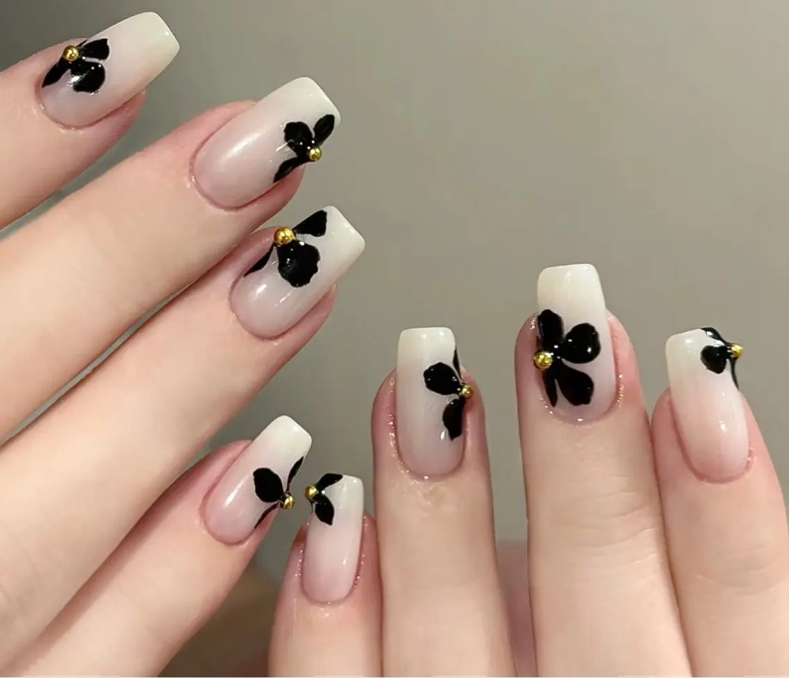 ネイル アートネイル オーロラネイル チークネイル フレンチネイル ガラスフレンチ ハンドネイル 🎀🎀YooLi Nail Salonのネイルデザイン