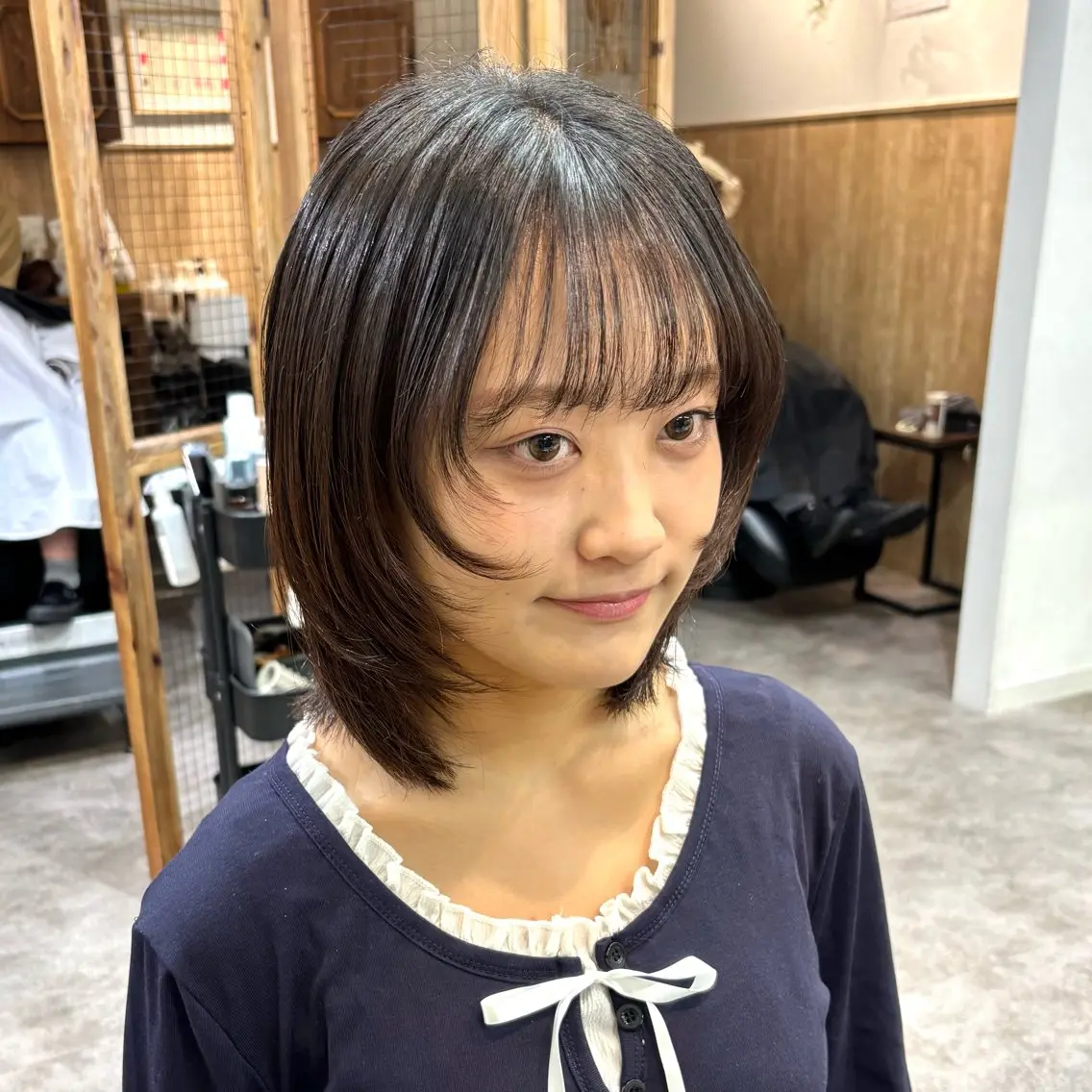 ミディアム レイヤーカット 銀座：似合わせカラー オリーブ🫒アレンジのヘアスタイル