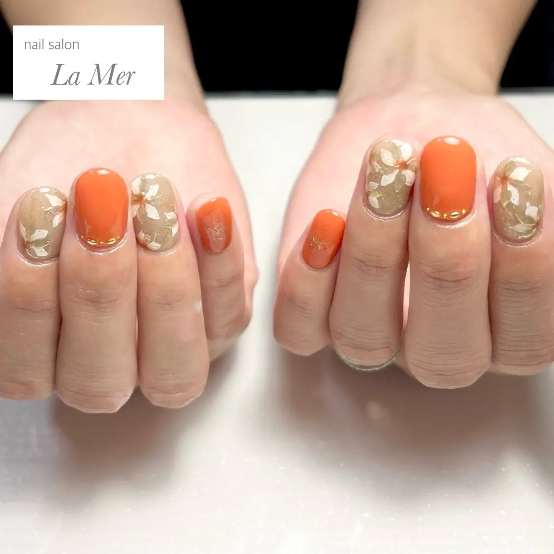 ネイル アートネイル フラワーネイル ミラーネイル オレンジ 夏ネイル ハンドネイル nailsalon La Merのネイルデザイン