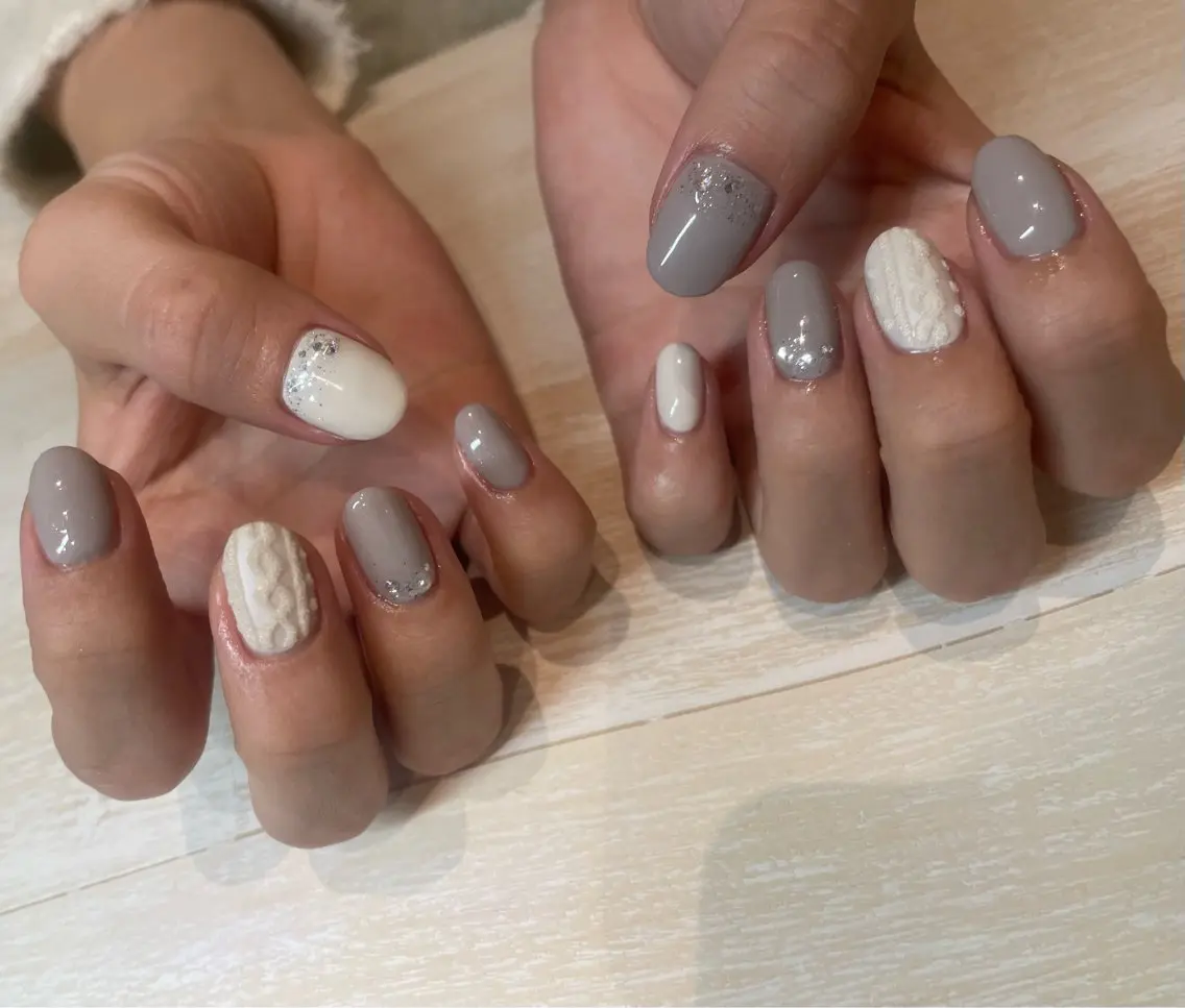 ニットネイル💅 ラメ&ラインストーン&パールの写真