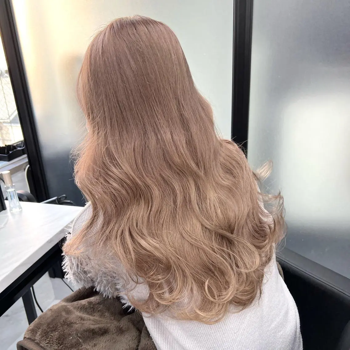 ロング カラー シールエクステ ハイトーンカラー エクステ ヘアカラー シールエクステ特化 ハイトーン、NANAのヘアスタイル