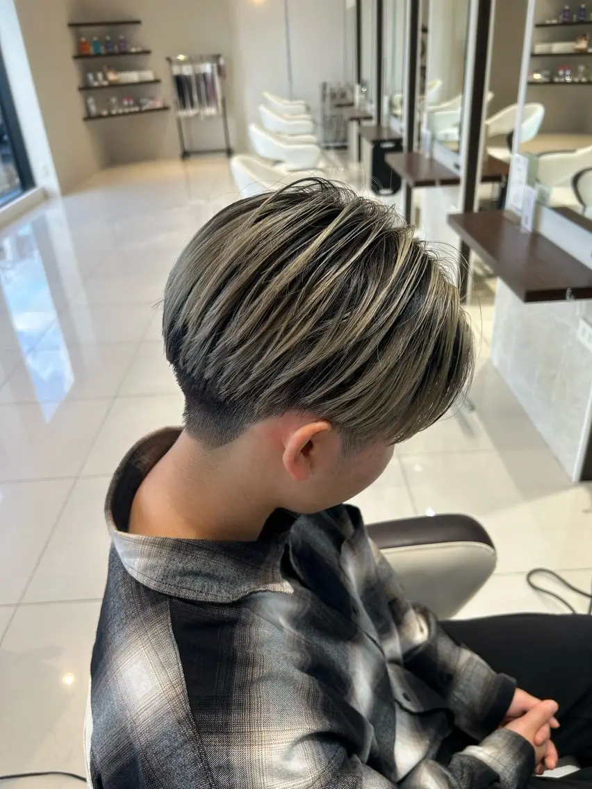 ショート メンズ ヘアカラー トリートメント 海外カラー白髪ぼかし ティファニーサユリのヘアスタイル