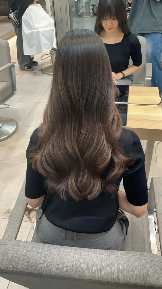 ロング カラー 髪質改善 ✨髪質改善✨美髪 矯正🫧小泉のヘアスタイル
