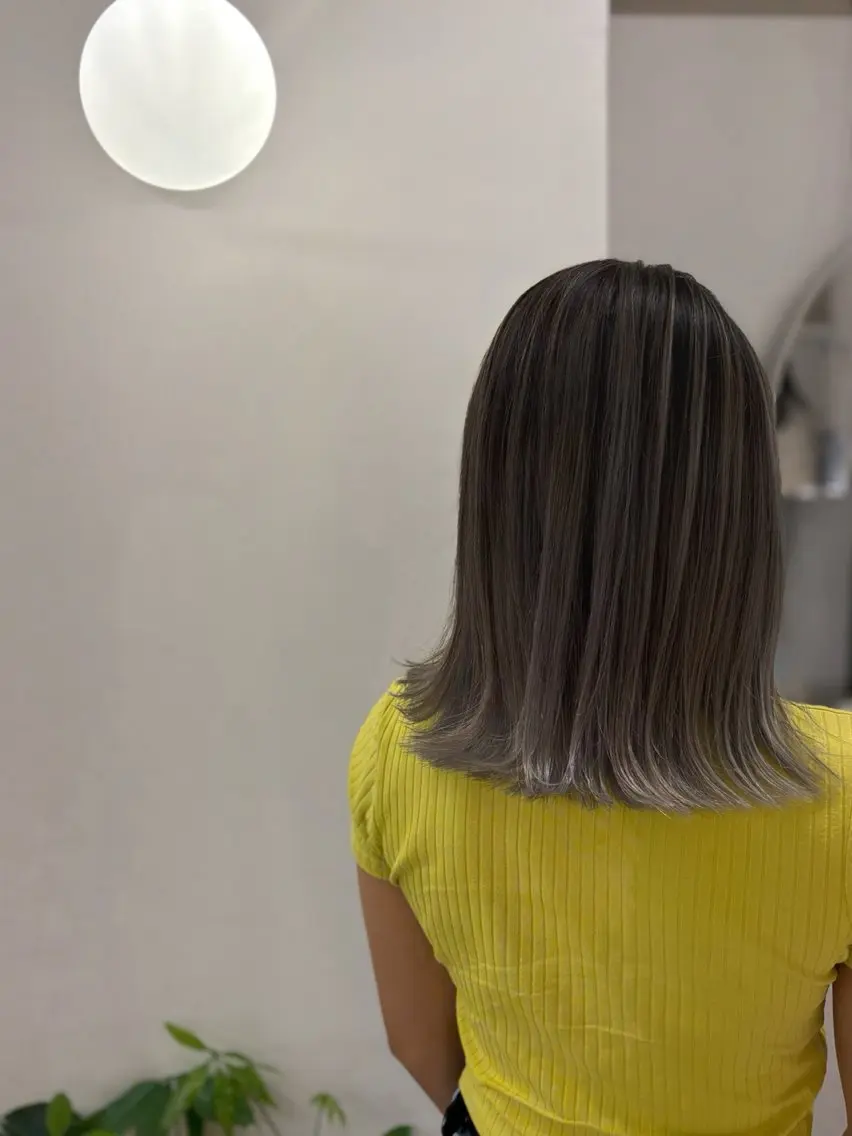ミディアム カラー ヘアアレンジ バレイヤージュ グラデーションカラー ハイライトカラー ハイトーンカラー 顔周りカット カット ヘアカラー トリートメント 二ヶ月綺麗なデザイン カット/星野六三四のヘアスタイル