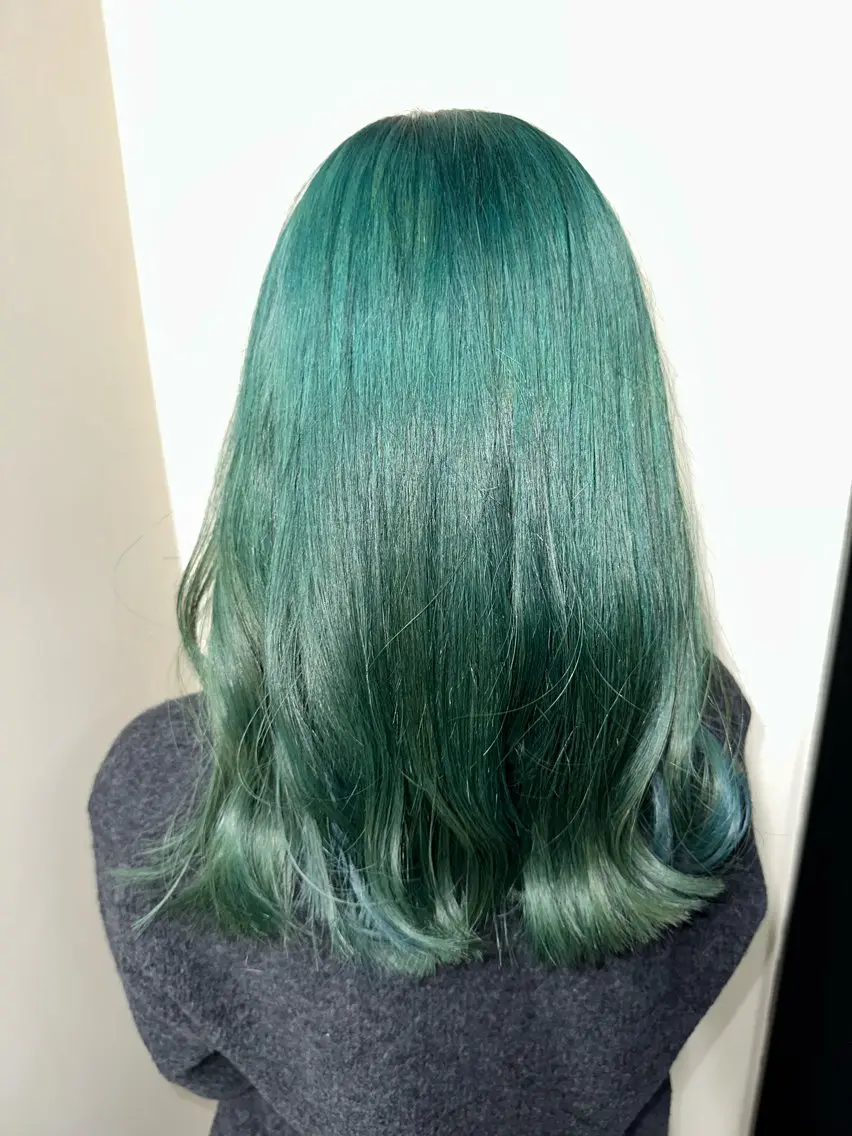 ミディアム カラー ブリーチ ケアブリーチ エメラルドグリーン カット ヘアカラー トリートメント 平日オススメ✨ コスパ&タイパ✨山下のヘアスタイル