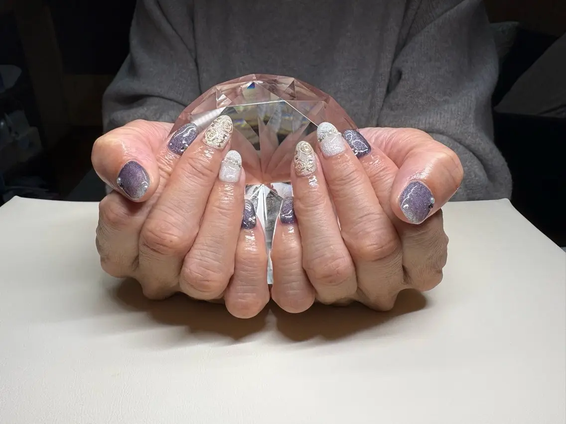 ネイル アートネイル ミラーネイル Rainbow Moonのネイルデザイン