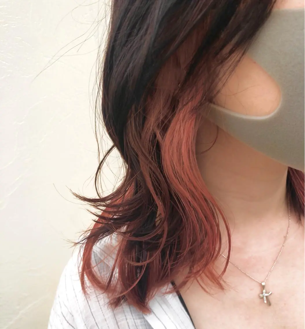 ミディアム カラー パーマ ヘアアレンジ イヤリングカラー インナーカラー オレンジ ピンクカラー ヘアカラー 【ツヤ髪美容師】 ツダケイスケのヘアスタイル