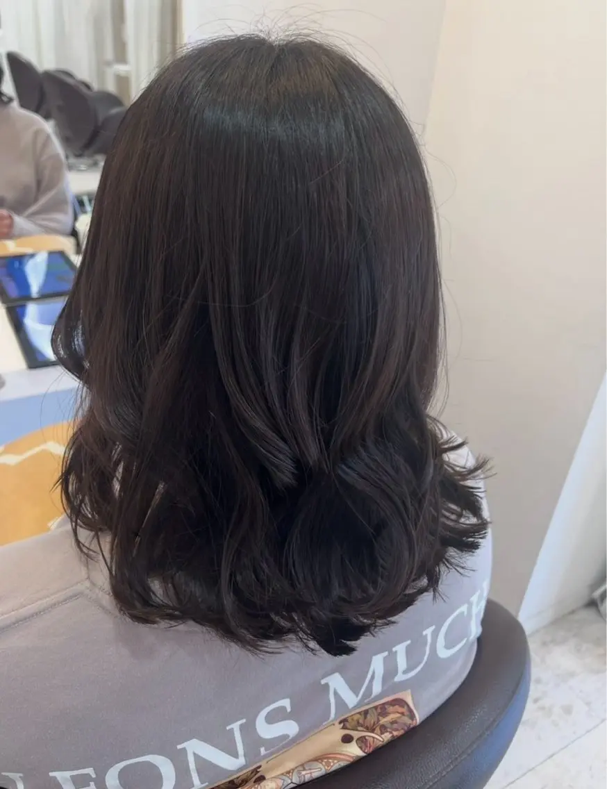 ツヤ感アップ✨ツヤカラー+ 疲れを流すご褒美スパ🌿(5分)白髪染め🆗¥9130→¥2000の写真
