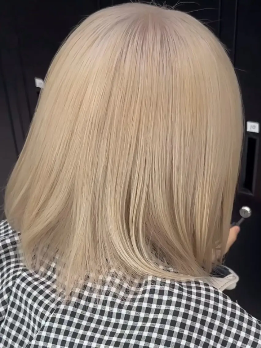 ミディアム カラー ブリーチ ケアブリーチ ヘアカラー Rino/ハイトーン /ハイレイヤーカットのヘアスタイル