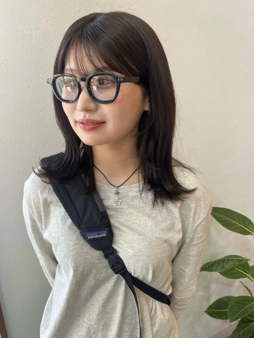 ミディアム カラー ブラウンカラー オリーブブラウン カット ヘアカラー トリートメント 駒場 まといのヘアスタイル