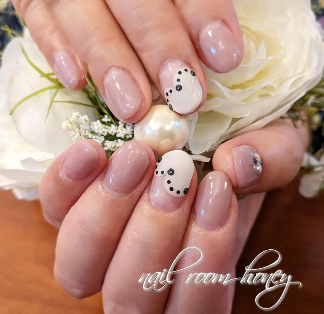ネイル フレンチネイル ガーリー レース ハンドネイル nail room  honeyのネイルデザイン