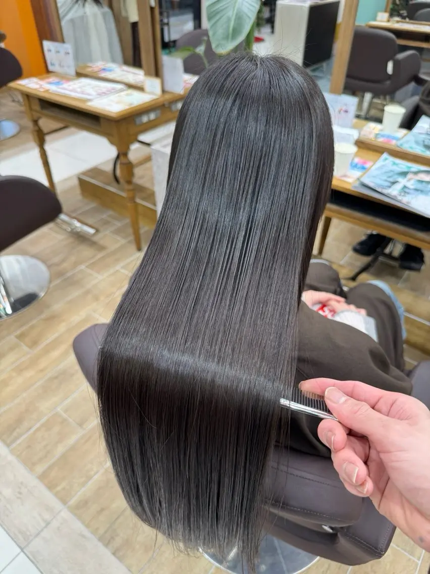ロング 卒業式のヘアスタイル 髪質改善 縮毛矯正 髪質改善・縮毛矯正 白根凌二のヘアスタイル