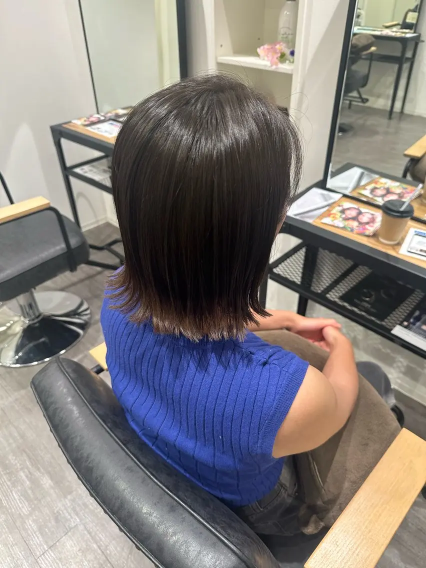 ミディアム カラー グレージュ 艶髪レイヤー上田 紗也🇰🇷💗のヘアスタイル