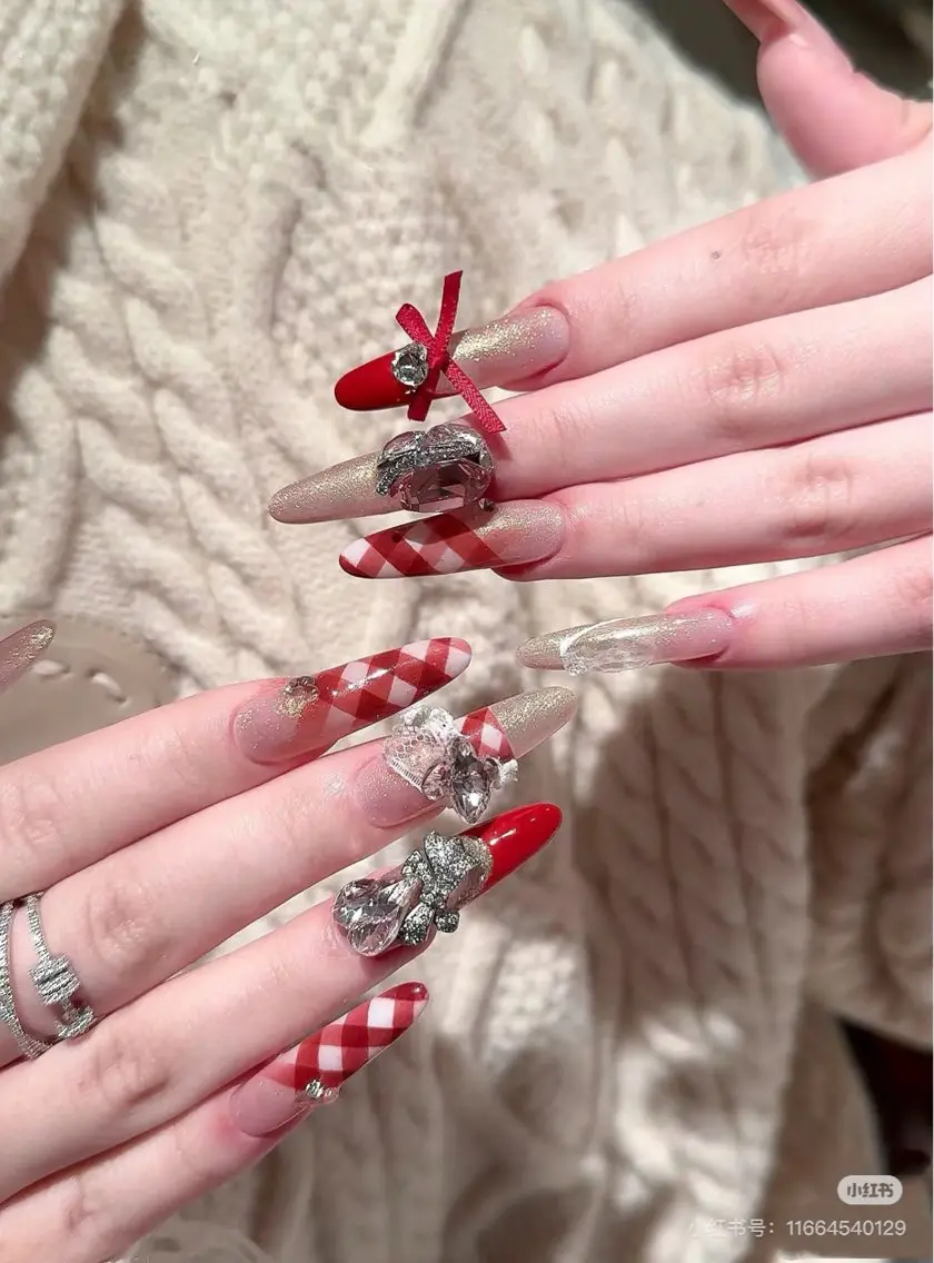 ネイル 成人式 ジェルネイル ロングネイル マグネットネイル 大理石ネイル(マーブル) ハンドネイル MoMoA Nail ネイル長さ出し専門店のネイルデザイン