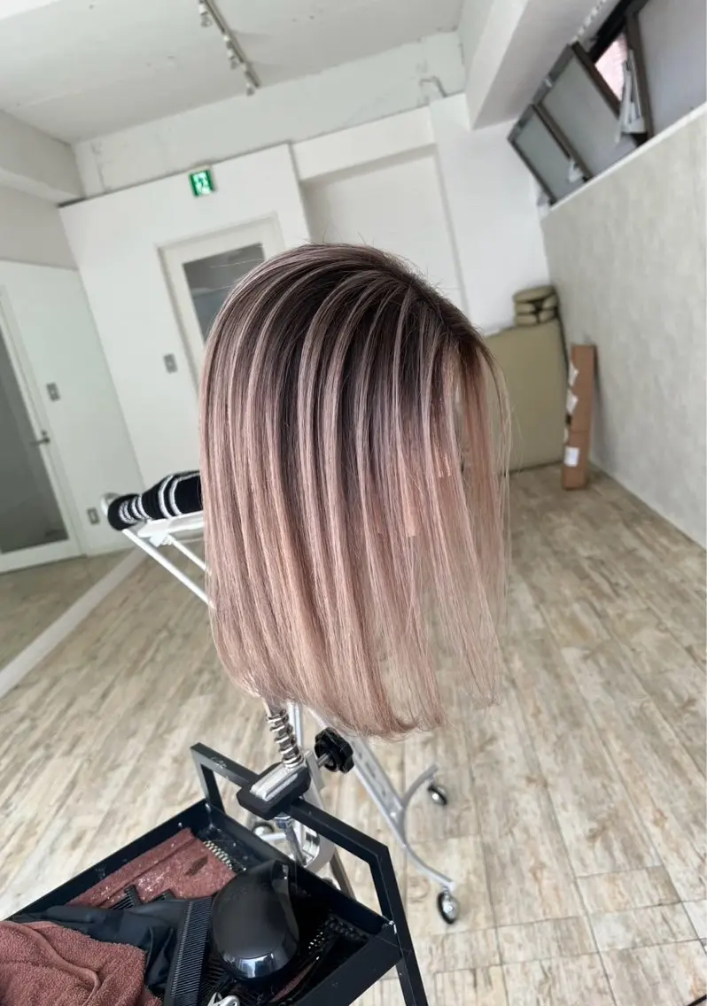 ミディアム カラー バレイヤージュ ベージュカラー ホワイトベージュ レイヤーカット 指名数No.1 /NAOYAのヘアスタイル