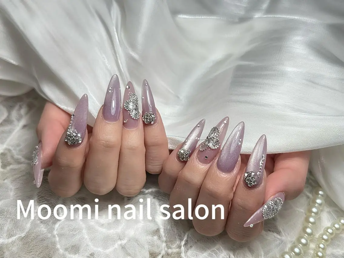 セミロング Moomi nail salonのネイルデザイン