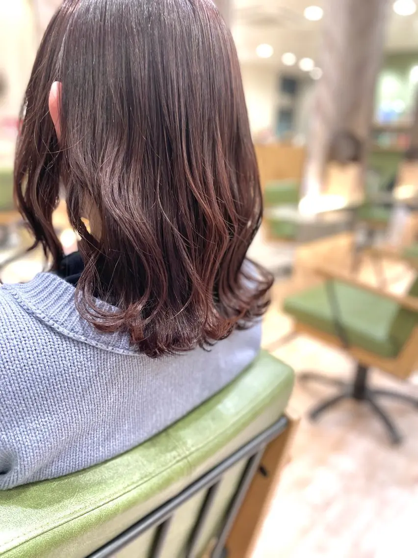 ミディアム カラー カット ヘアカラー トリートメント 佐々木 美帆のヘアスタイル