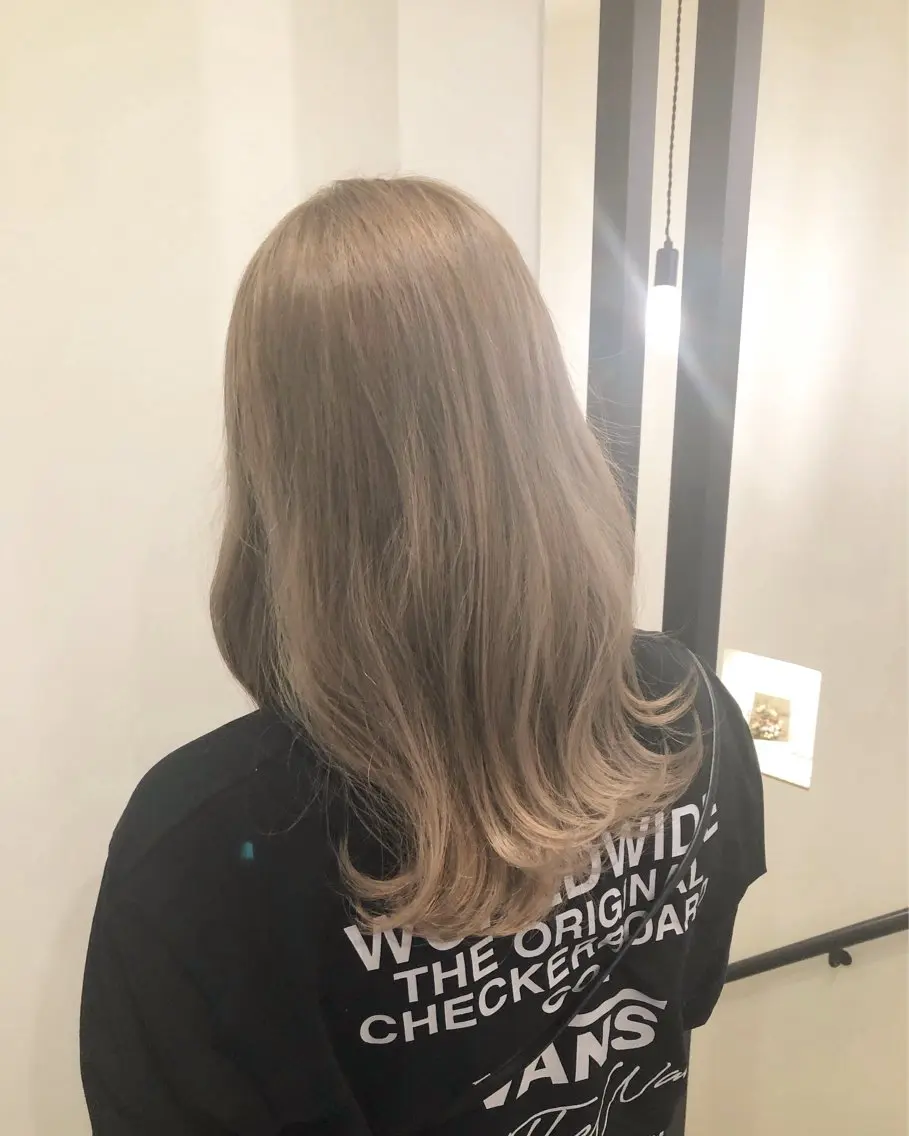 セミロング カラー ダブルカラー グレージュ ニュアンスカラー🫧 加納のヘアスタイル