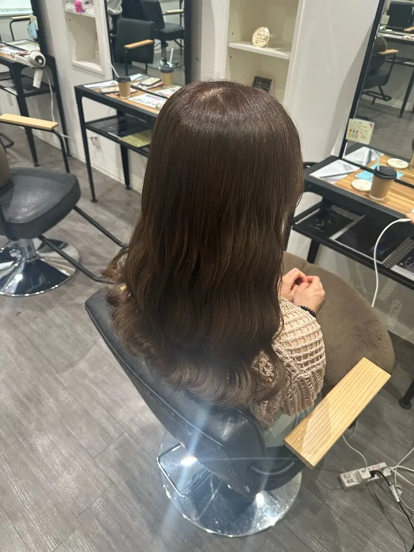 セミロング カラー アッシュ オリーブアッシュ カット ヘアカラー トリートメント 艶髪レイヤー上田 紗也🇰🇷💗のヘアスタイル