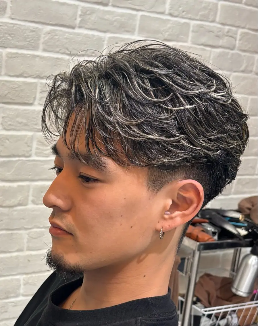 ショート カラー パーマ メンズ メンズメッシュ メンズパーマ メッシュ カット ヘアカラー パーマ 蛭田 裕介のヘアスタイル