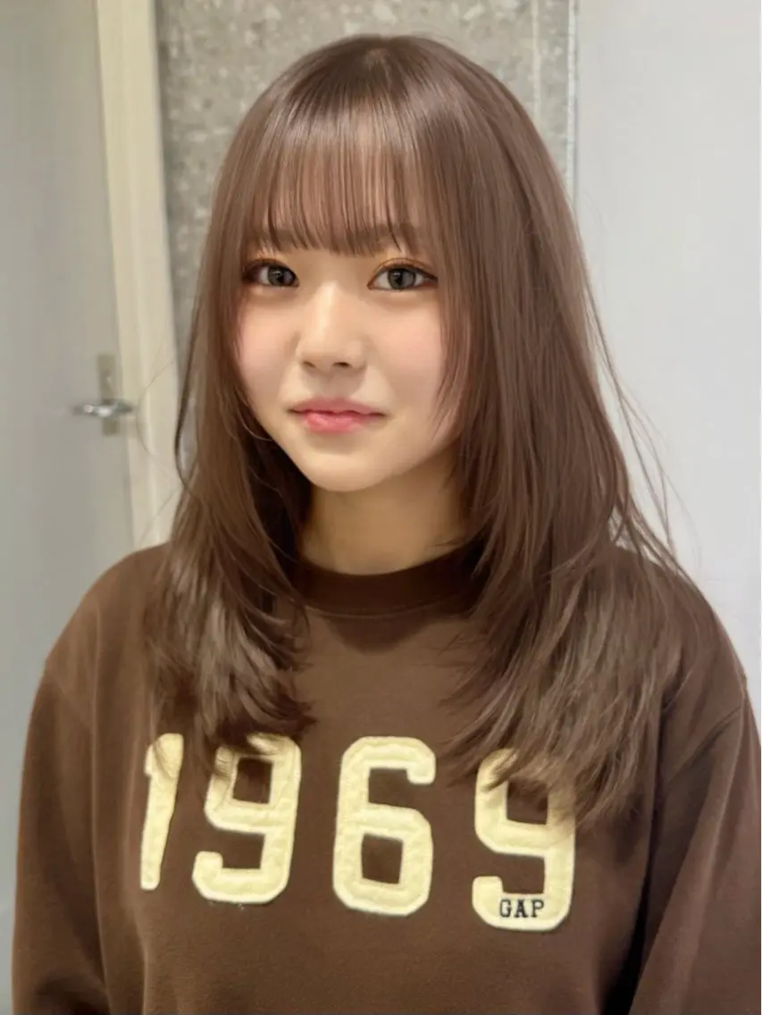セミロング カラー ヘアカラー トリートメント 失敗しないハイトーン ミルクティーベージュのヘアスタイル