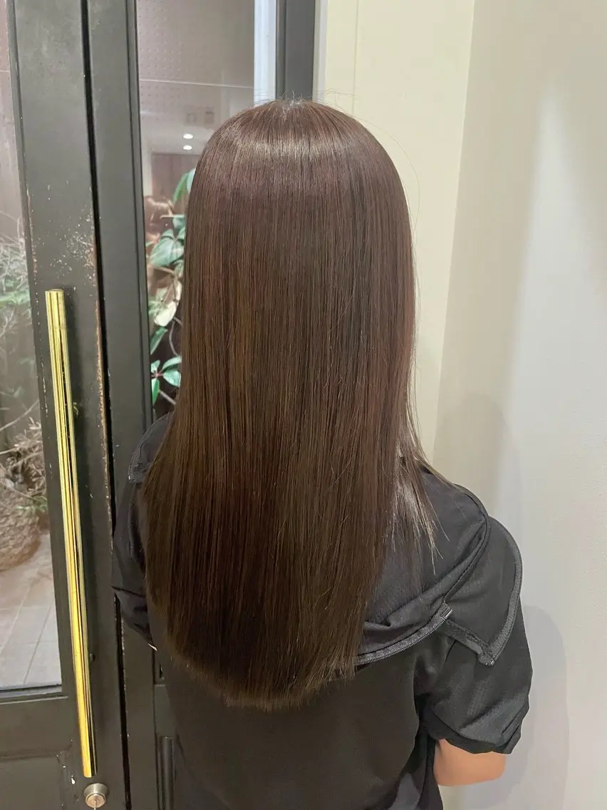 ミディアム いさと🩵ᩚ 表参道美容室のヘアスタイル