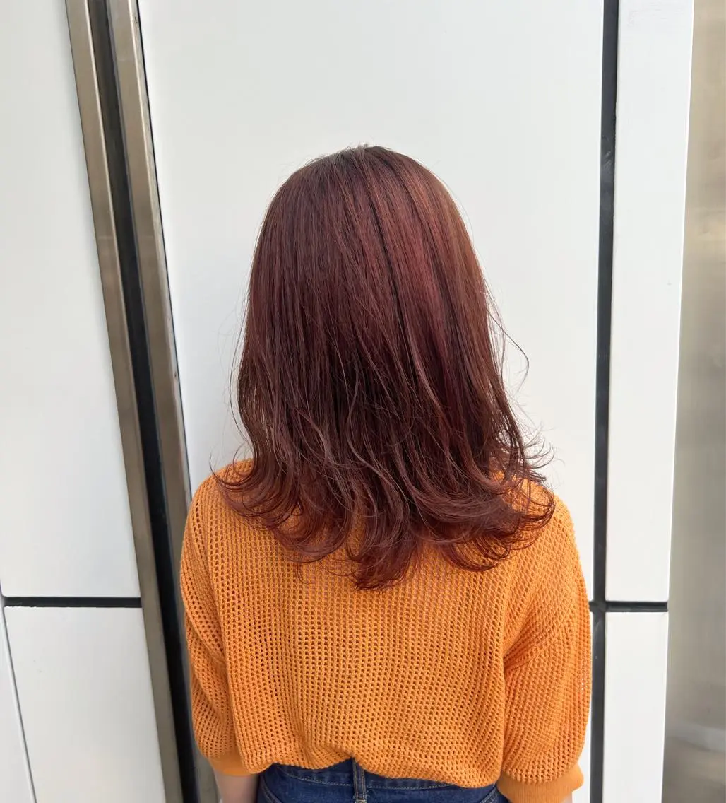 セミロング カラー ブリーチ オレンジ ピンクカラー ニュアンスカラー🫧 加納のヘアスタイル