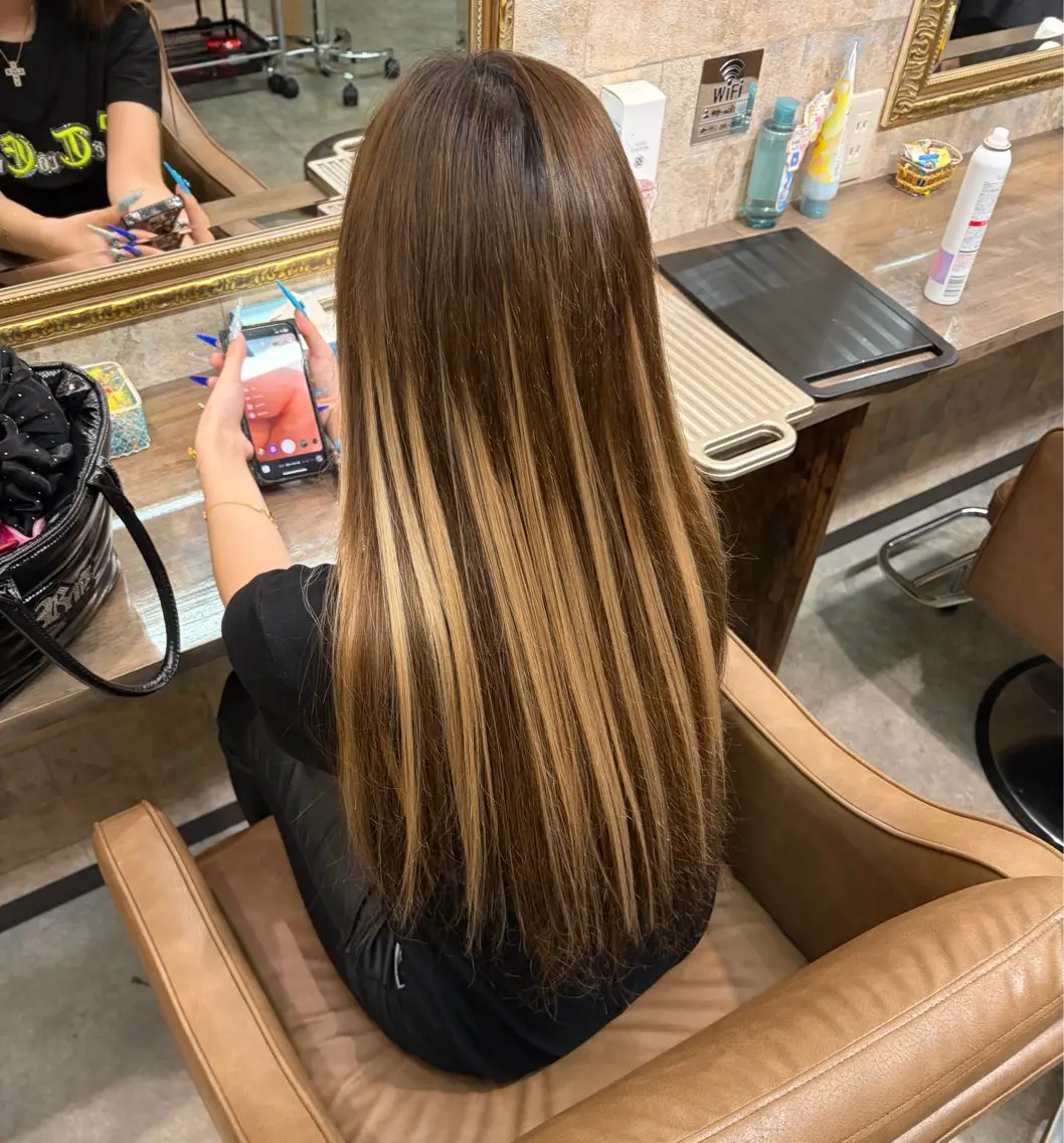 ロング ハイライト エクステ 前田 みのりのヘアスタイル