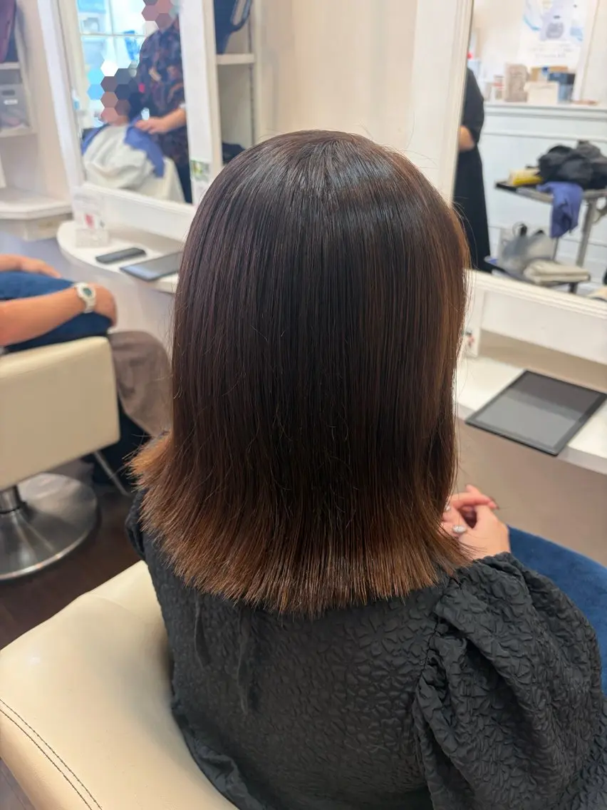 ミディアム カット 秋山 麗奈のヘアスタイル