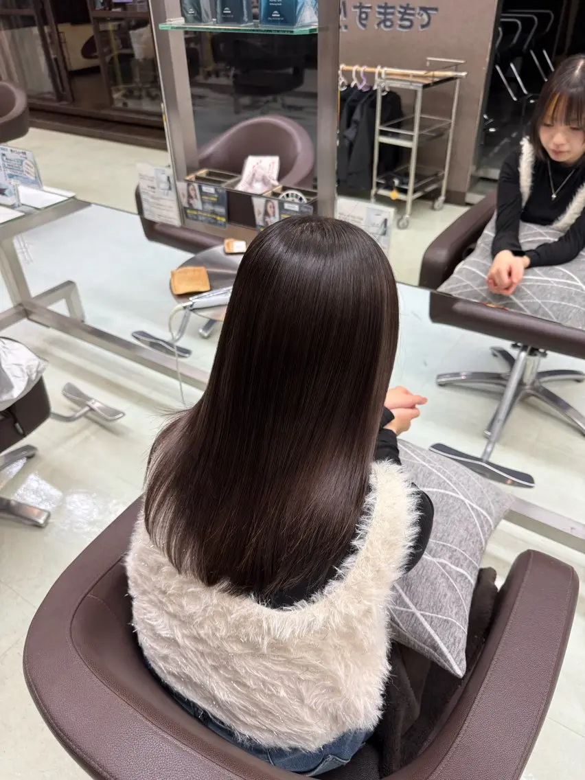 ミディアム トリートメント WiLL 紗希/ 艶カラーのヘアスタイル