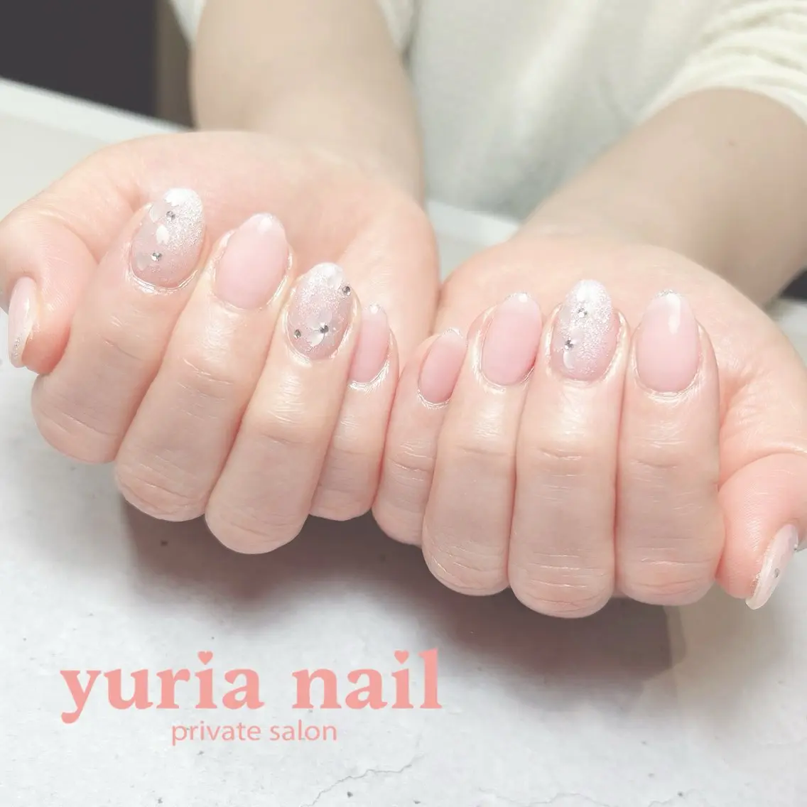 ネイル 桜ネイル ジェルネイル ホログラムネイル マグネットネイル ピンク ハンドネイル 小林 ゆりあのネイルデザイン