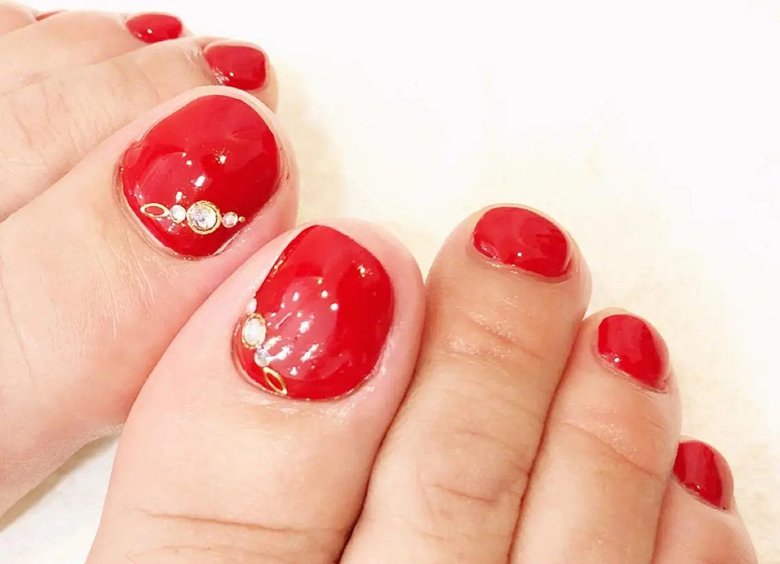 ネイル キラキラネイル ストーンネイル フットネイル nail salon Regaosのネイルデザイン