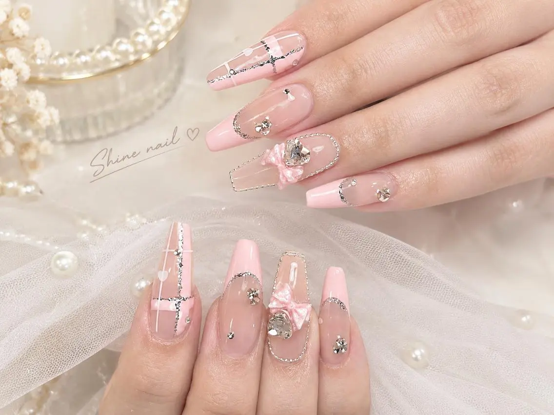 ネイル サイナ🎀 長さだし&デザインのネイルデザイン